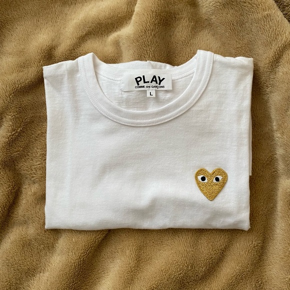Comme Des Garçons PLAY Gold Heart Emblem 100% Cotton Tee - Picture 2 of 5